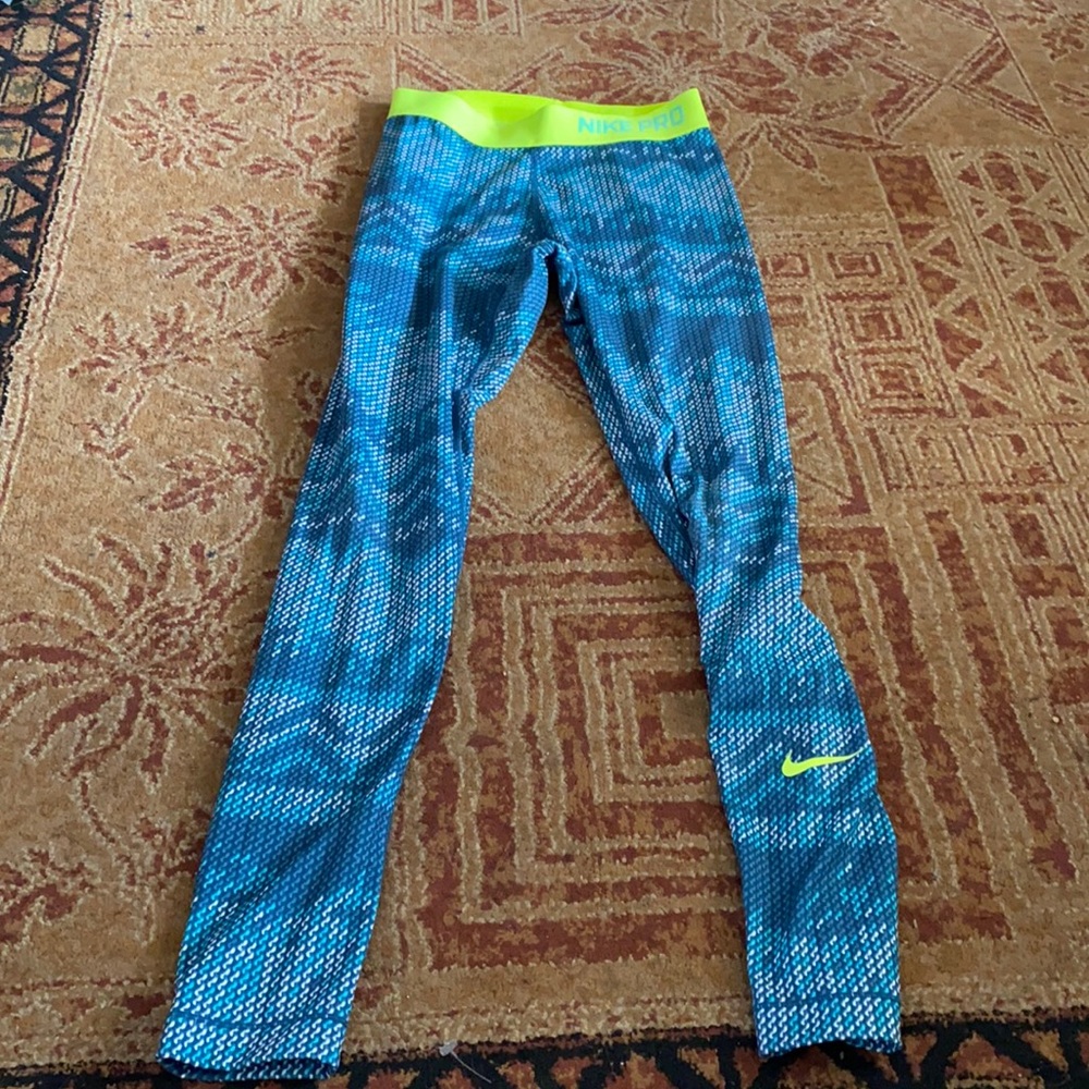 Neon Nike leggings